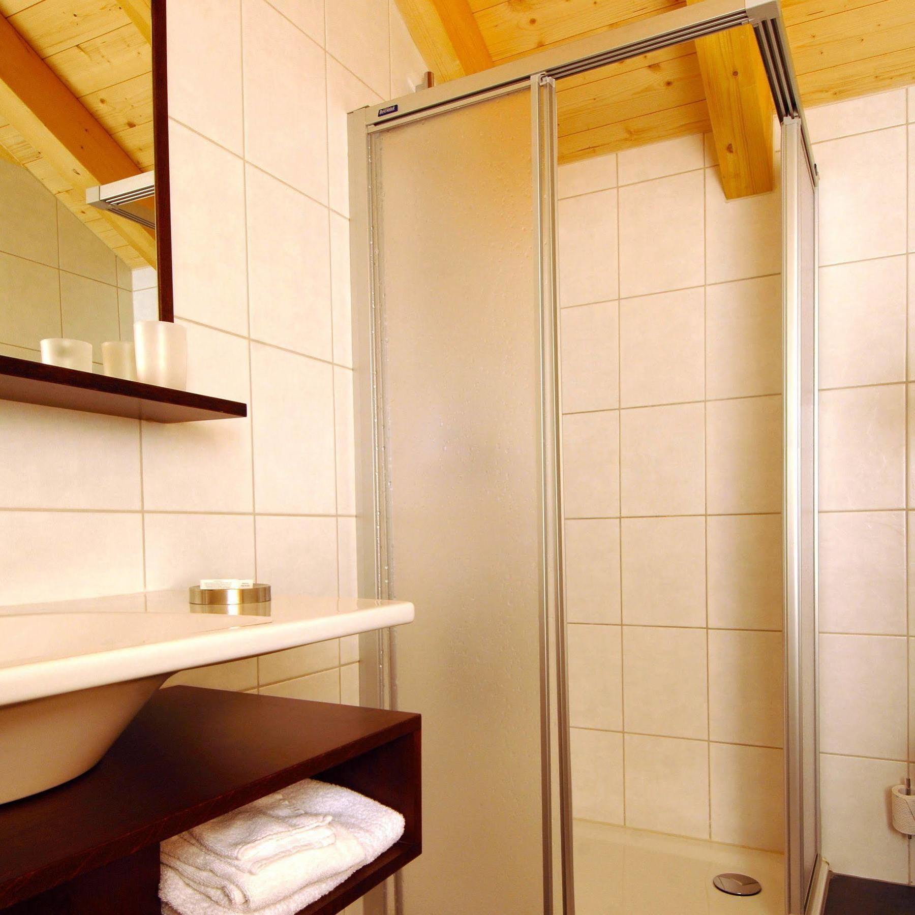 Hotel Viktoria-Leukerbad-Therme Exteriör bild